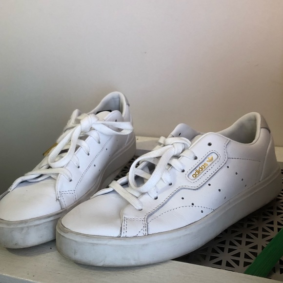 adidas women's sleek sneakers